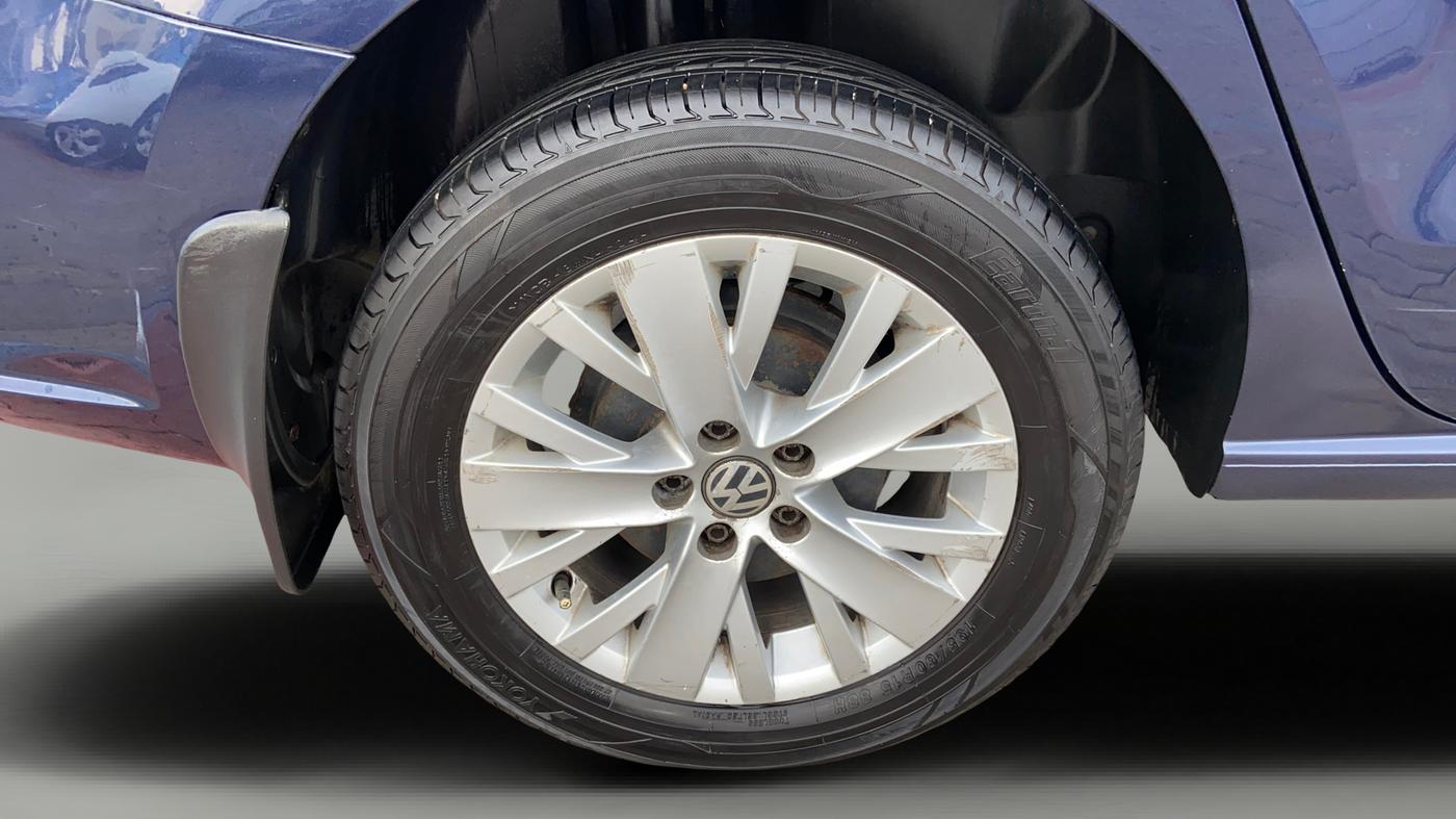 2015 Volkswagen Vento HIGHLINE DIESEL 1.5, Diesel, Manual, 1,15,467 km, Right Rear Wheel