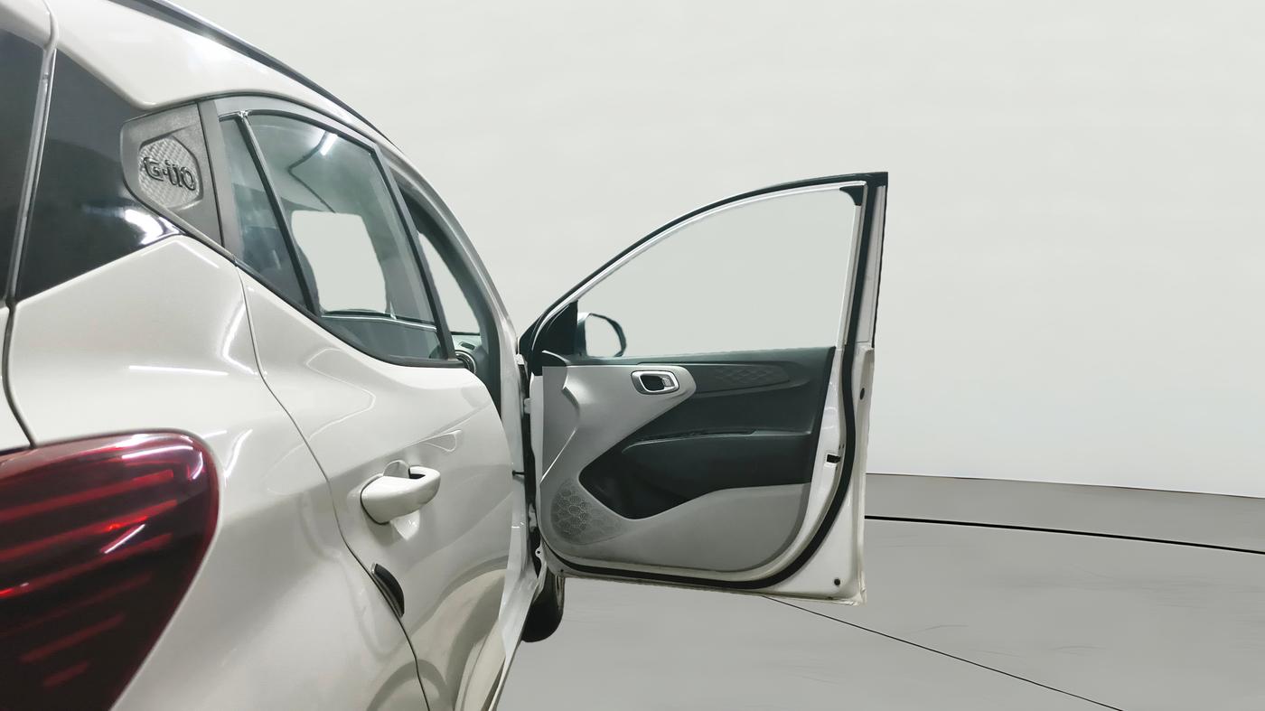 2025 Hyundai GRAND I10 NIOS SPORTZ AMT 1.2 KAPPA VTVT, Petrol, Automatic, 5,223 km, RHS Front Door