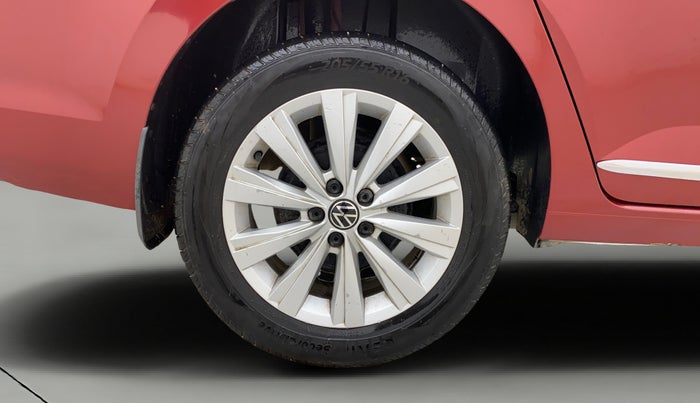 2023 Volkswagen VIRTUS HIGHLINE TSI 1.0 MT, Petrol, Manual, 44,601 km, Right Rear Wheel