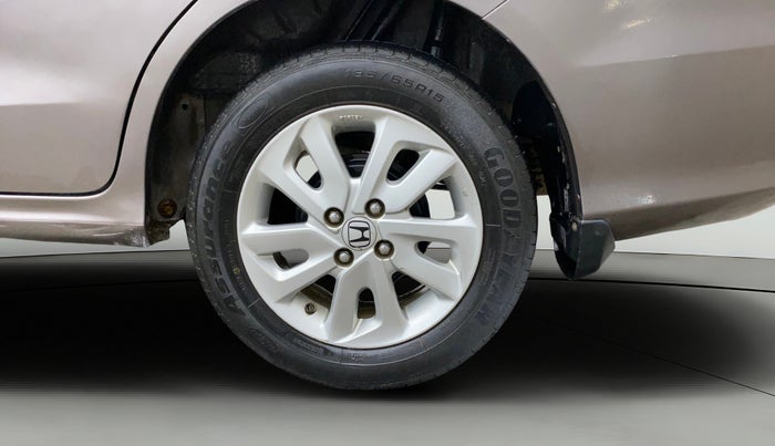 2014 Honda Mobilio 1.5L I-VTEC V, Petrol, Manual, 1,09,732 km, Left Rear Wheel