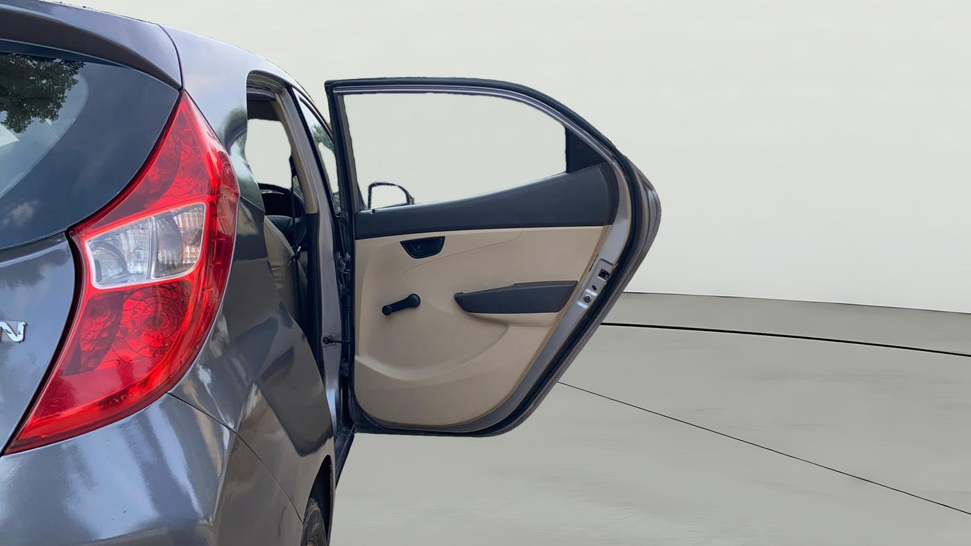 2014 Hyundai Eon ERA +, Petrol, Manual, 1,05,008 km, RHS Rear Door