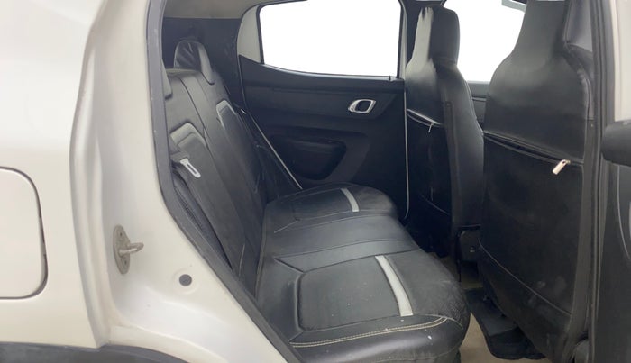 2020 Renault Kwid RXT 1.0 (O), Petrol, Manual, 55,336 km, Right Side Rear Door Cabin