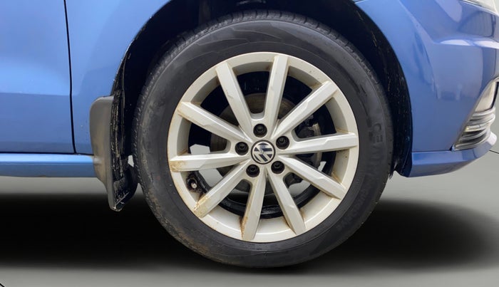 2017 Volkswagen Ameo HIGHLINE PLUS 1.5L AT 16 ALLOY, Diesel, Automatic, 40,829 km, Right Front Wheel