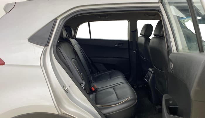 2016 Hyundai Creta SX PLUS 1.6 PETROL, Petrol, Manual, 81,330 km, Right Side Rear Door Cabin