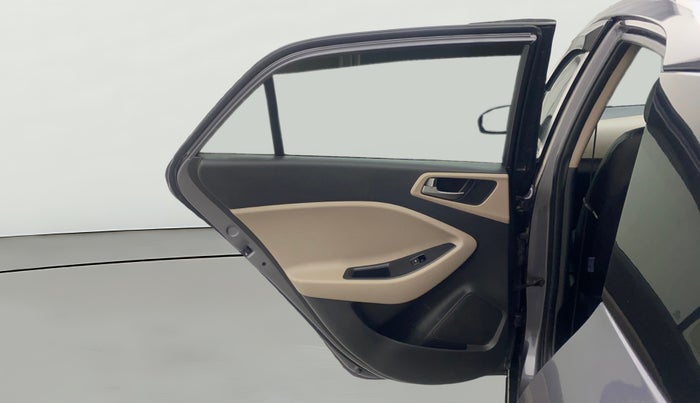 2018 Hyundai Elite i20 SPORTZ 1.2, Petrol, Manual, 1,06,107 km, LHS Rear Door