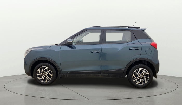 2022 Mahindra XUV300 W8 (O) 1.2 PETROL AMT, Petrol, Automatic, 26,264 km, Left Side