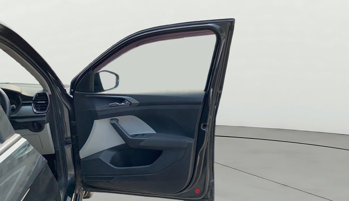 2023 Skoda KUSHAQ AMBITION 1.0L TSI MT, Petrol, Manual, 17,583 km, RHS Front Door