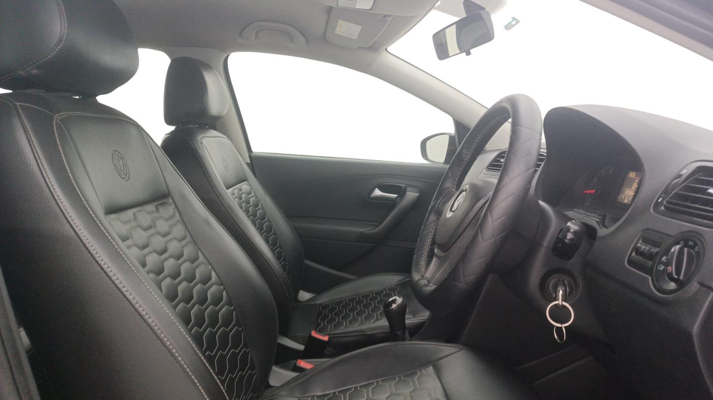 2018 Volkswagen Polo COMFORTLINE 1.0L MPI, Petrol, Manual, 83,337 km, Right Side Front Door Cabin