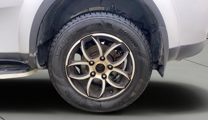 2017 Mahindra XUV500 W6 AT, Diesel, Automatic, 57,612 km, Left Rear Wheel