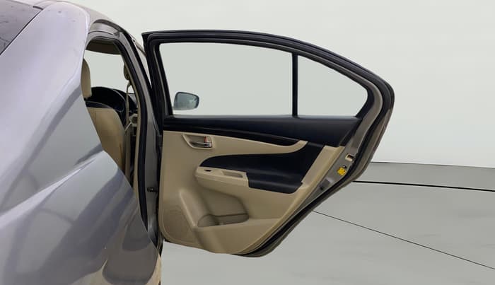 2018 Maruti Ciaz DELTA DIESEL 1.3, Diesel, Manual, 98,833 km, RHS Rear Door