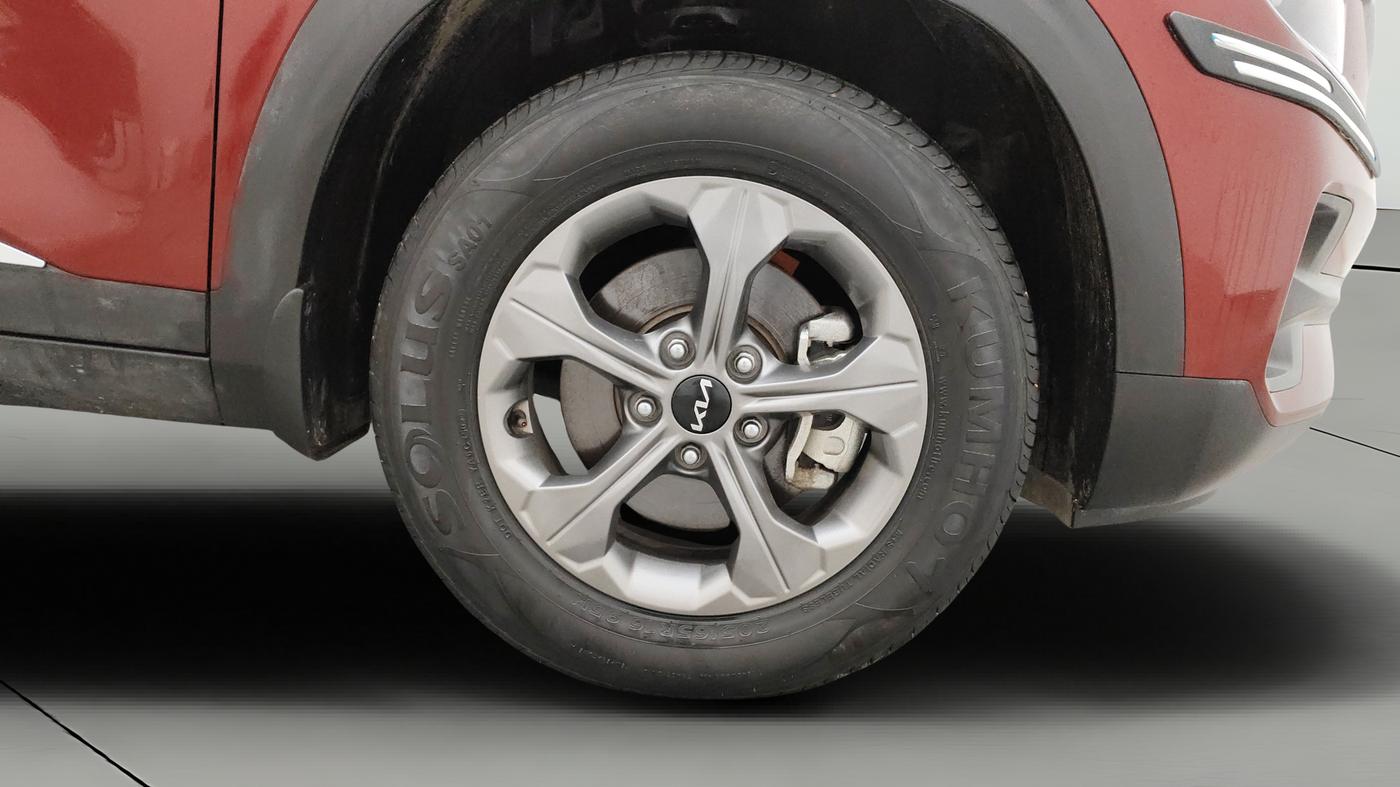 2023 KIA SELTOS HTK PLUS 1.5 IMT, Petrol, Manual, 30,337 km, Right Front Wheel