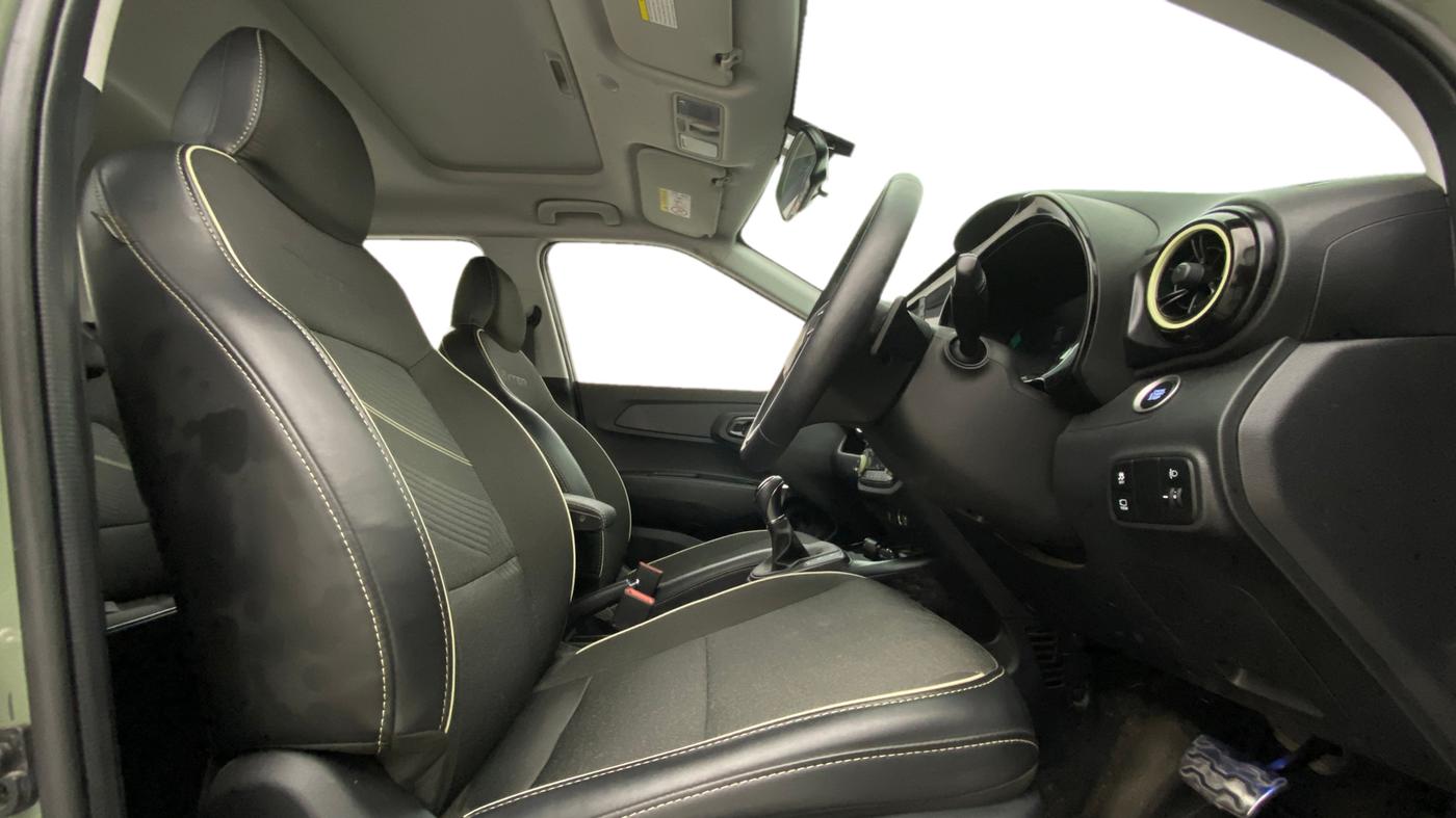 2023 Hyundai EXTER SX(O) CONNECT 1.2 AMT DUAL TONE, Petrol, Automatic, 17,312 km, Right Side Front Door Cabin