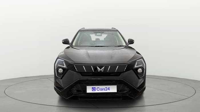 2024 Mahindra XUV 3XO AX5 1.2 L TCMPFi, Petrol, Manual, 43,415 km, Front
