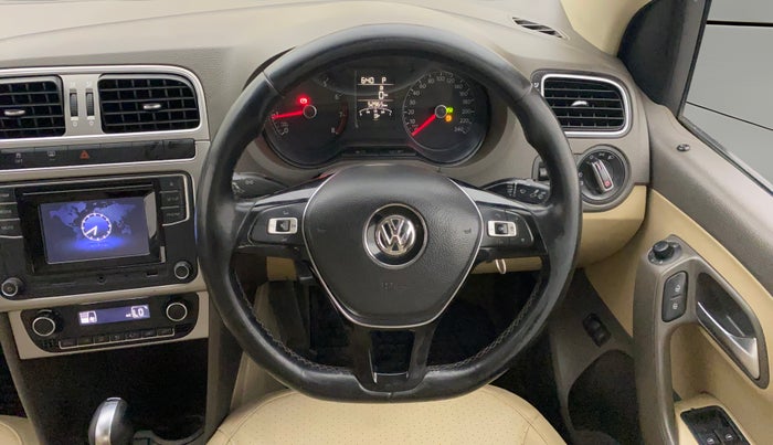 2016 Volkswagen Vento HIGHLINE PETROL AT, Petrol, Automatic, 52,937 km, Steering Wheel Close Up