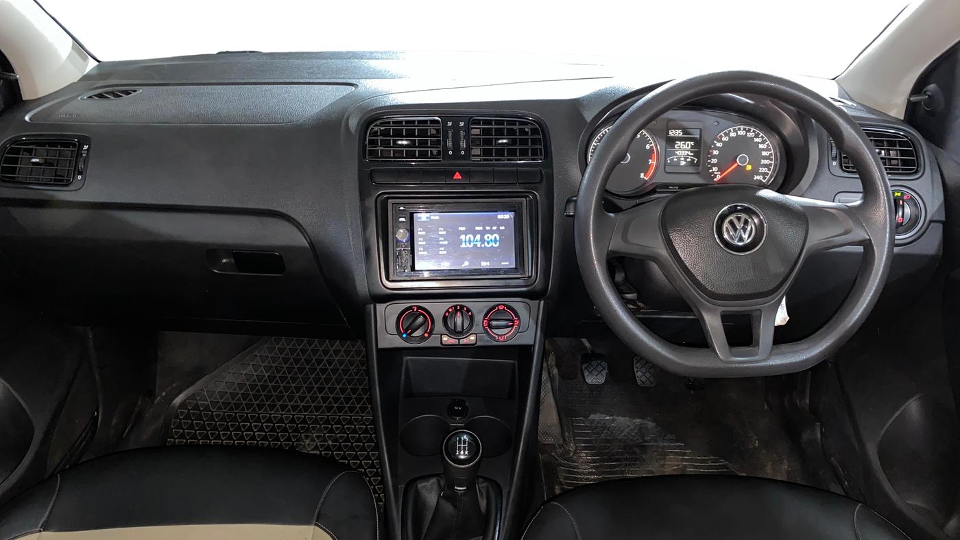 2018 Volkswagen Polo TRENDLINE 1.0L, Petrol, Manual, 40,331 km, Dashboard