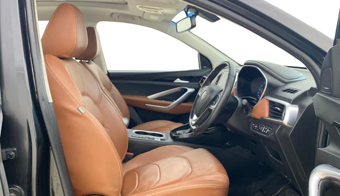 2021 MG HECTOR PLUS SHARP 1.5 PETROL TURBO CVT 6-STR, Petrol, Automatic, 94,098 km, Right Side Front Door Cabin