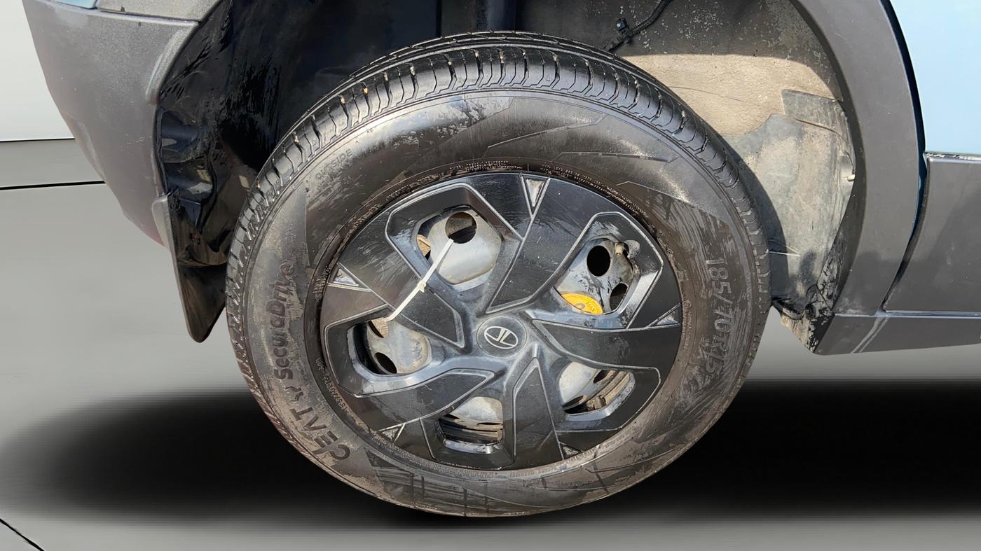 2024 Tata PUNCH ADVENTURE MT, Petrol, Manual, 28,375 km, Right Rear Wheel