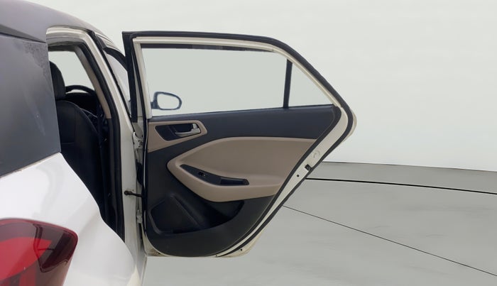 2015 Hyundai Elite i20 ASTA 1.2, CNG, Manual, 1,24,452 km, RHS Rear Door