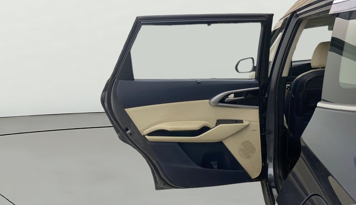 2023 KIA CARENS LUXURY PLUS 1.5 IMT PETROL, Petrol, Manual, 32,480 km, LHS Rear Door