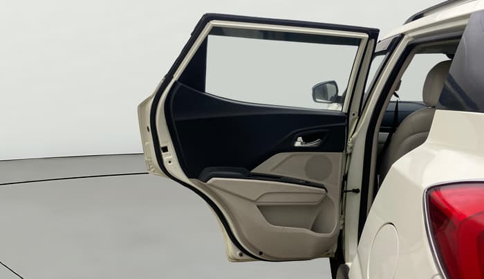 2021 Mahindra XUV300 W8 (O) 1.5 DIESEL, Diesel, Manual, 1,20,642 km, LHS Rear Door