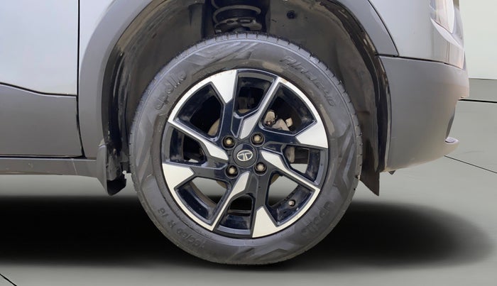 2021 Tata PUNCH CREATIVE AMT 1.2 RTN DUAL TONE, Petrol, Automatic, 43,489 km, Right Front Wheel