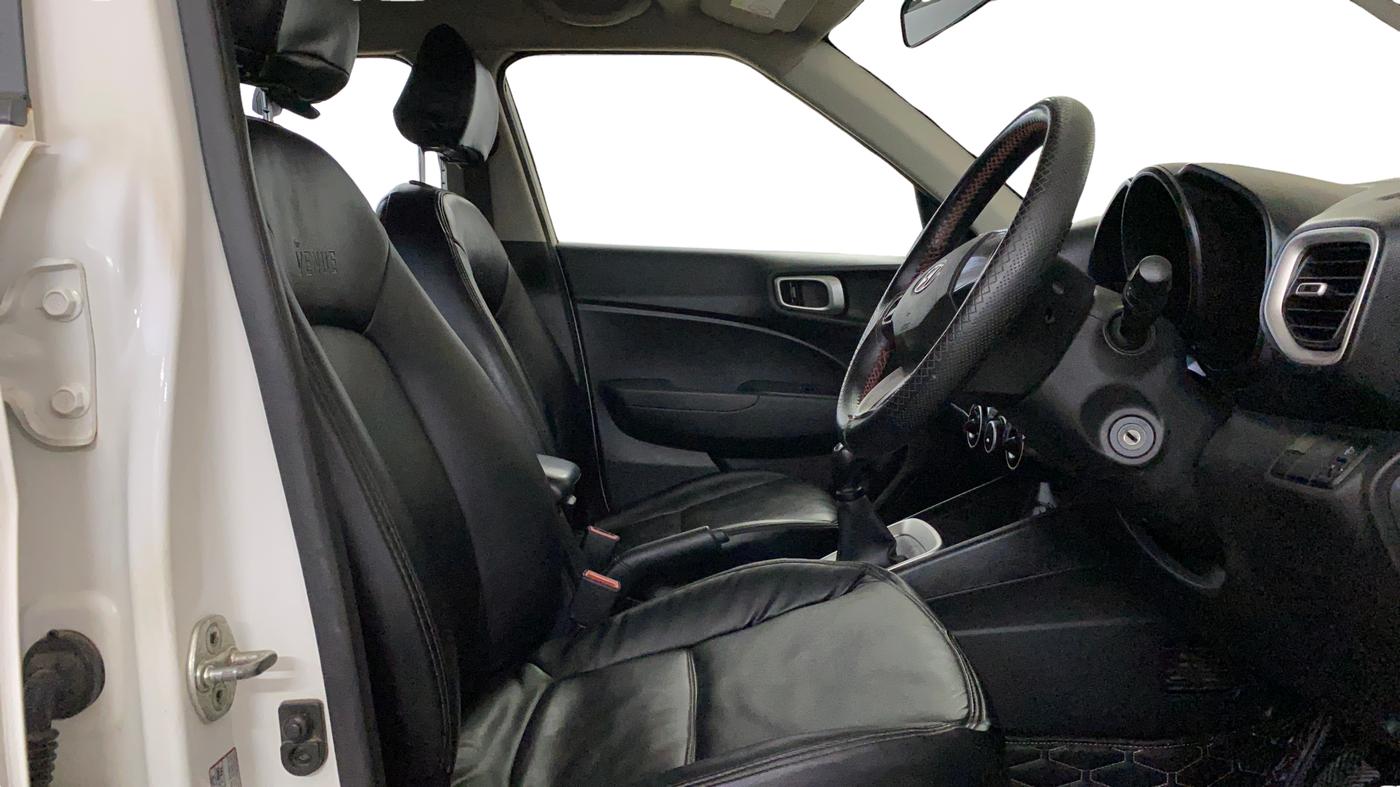 2019 Hyundai VENUE S 1.2, Petrol, Manual, 62,933 km, Right Side Front Door Cabin