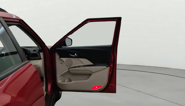 2019 Mahindra XUV300 W8 1.5 DIESEL AMT, Diesel, Automatic, 84,929 km, RHS Front Door