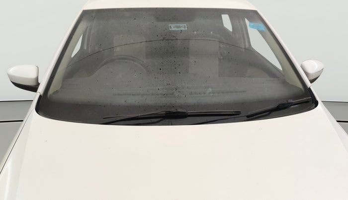 2014 Volkswagen Polo HIGHLINE1.2L, Petrol, Manual, 55,473 km, Front Windshield