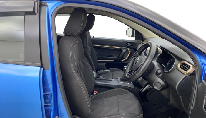 2021 Renault Kiger RXT 1.0 TURBO MT DUAL TONE, Petrol, Manual, 13,273 km, Right Side Front Door Cabin