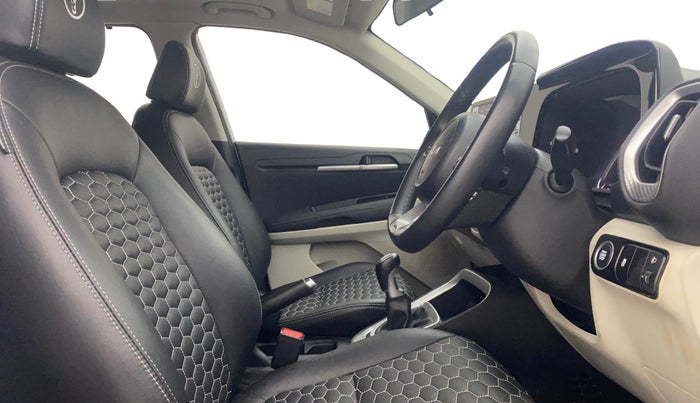 2022 KIA SONET HTX 1.5, Diesel, Manual, 36,562 km, Right Side Front Door Cabin