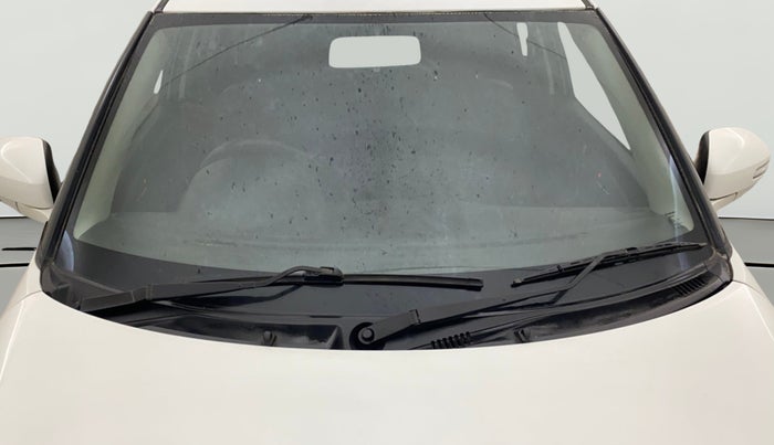 2013 Maruti Swift VXI, Petrol, Manual, 82,233 km, Front Windshield