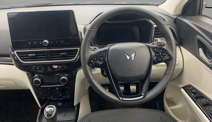2024 Mahindra XUV 3XO AX5L 1.2 TGDi, Petrol, Manual, 11,453 km, Steering Wheel Close Up