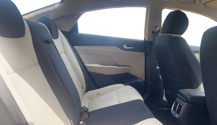 2019 Hyundai Verna 1.6 VTVT SX, Petrol, Manual, 49,754 km, Right Side Rear Door Cabin