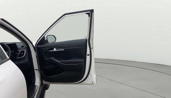 2020 KIA SELTOS HTK PLUS 1.5, Petrol, Manual, 23,014 km, RHS Front Door