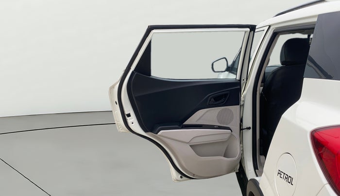 2021 Mahindra XUV300 W4 1.2 PETROL, Petrol, Manual, 26,985 km, LHS Rear Door