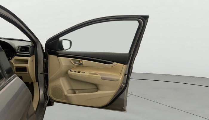 2014 Maruti Ciaz VXI, Petrol, Manual, 39,237 km, RHS Front Door