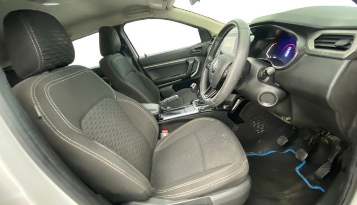 2022 Renault Kiger RXZ MT DUAL TONE, Petrol, Manual, 43,205 km, Right Side Front Door Cabin