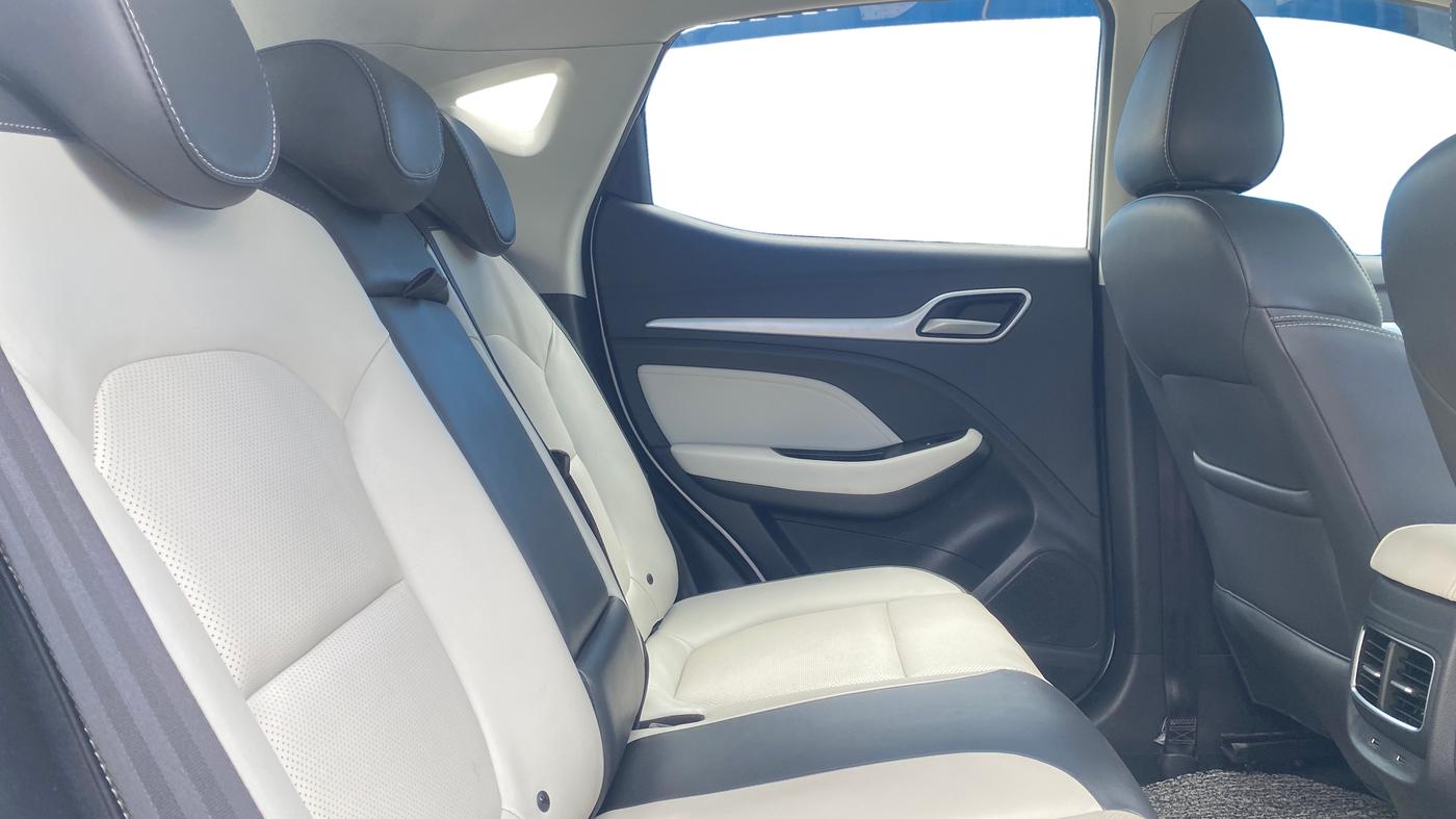 2024 MG ASTOR  Sharp Pro 1.5 MT (Ivory), Petrol, Manual, 40,076 km, Right Side Rear Door Cabin