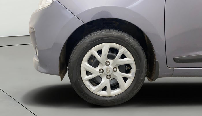 2017 Hyundai Grand i10 SPORTZ 1.2 KAPPA VTVT, CNG, Manual, 85,456 km, Left Front Wheel