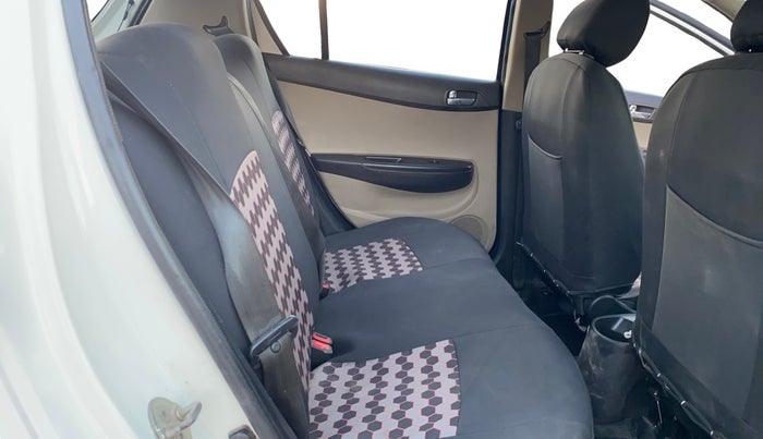 2013 Hyundai i20 MAGNA (O) 1.2, Petrol, Manual, 96,014 km, Right Side Rear Door Cabin