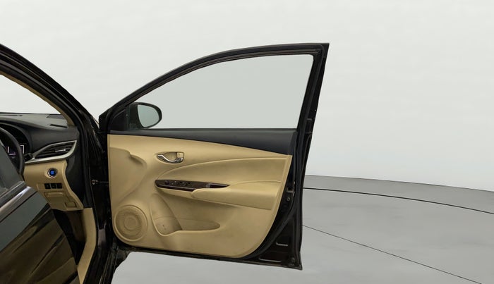 2018 Toyota YARIS VX CVT, Petrol, Automatic, 46,566 km, RHS Front Door