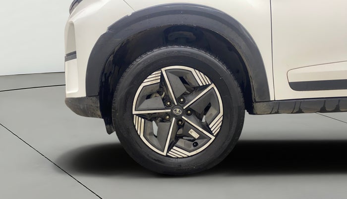 2024 Tata NEXON CREATIVE+ DCA 1.2 PETROL, Petrol, Automatic, 30,907 km, Left Front Wheel