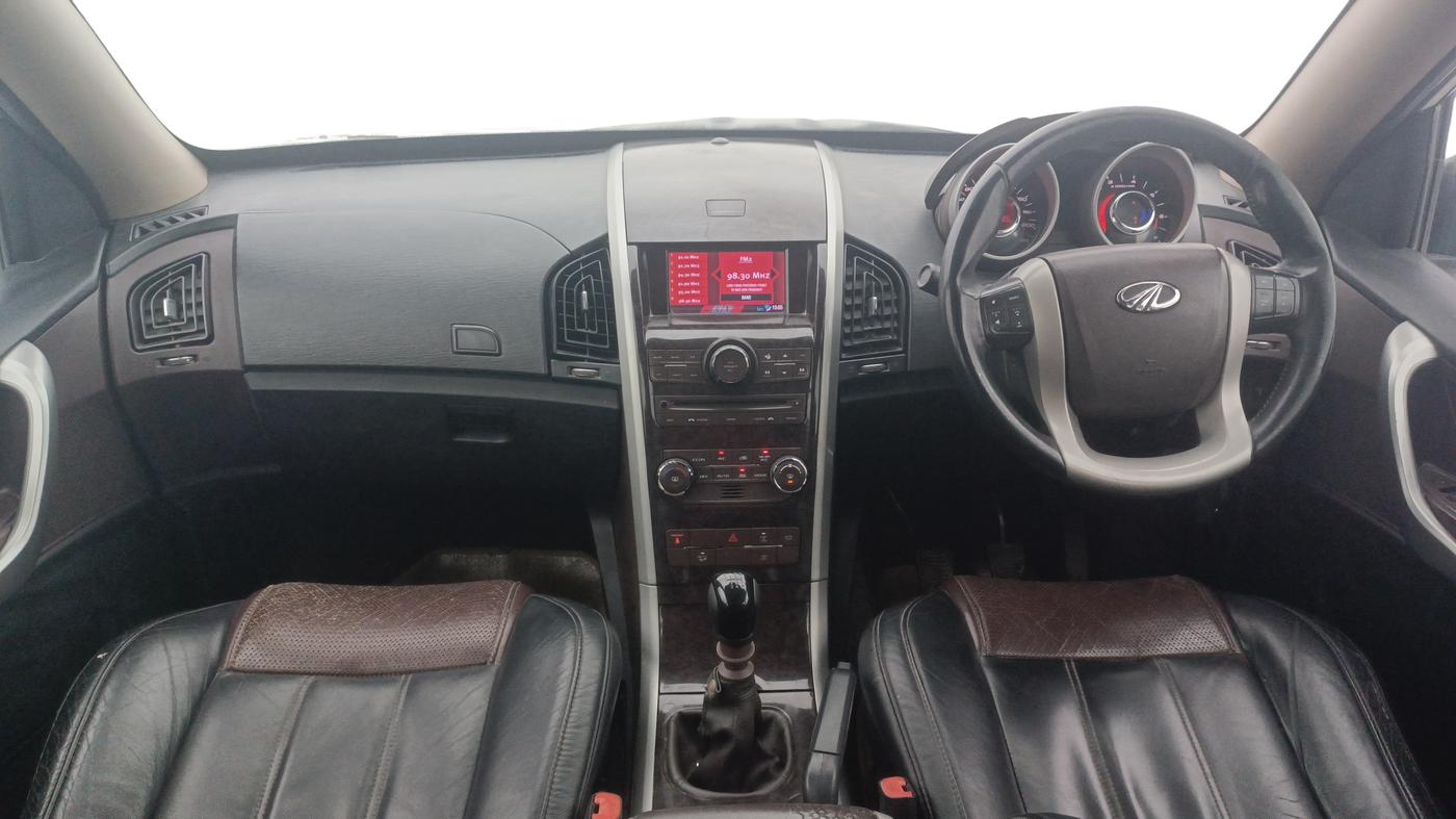 2013 Mahindra XUV500 W8, Diesel, Manual, 1,40,932 km, Dashboard