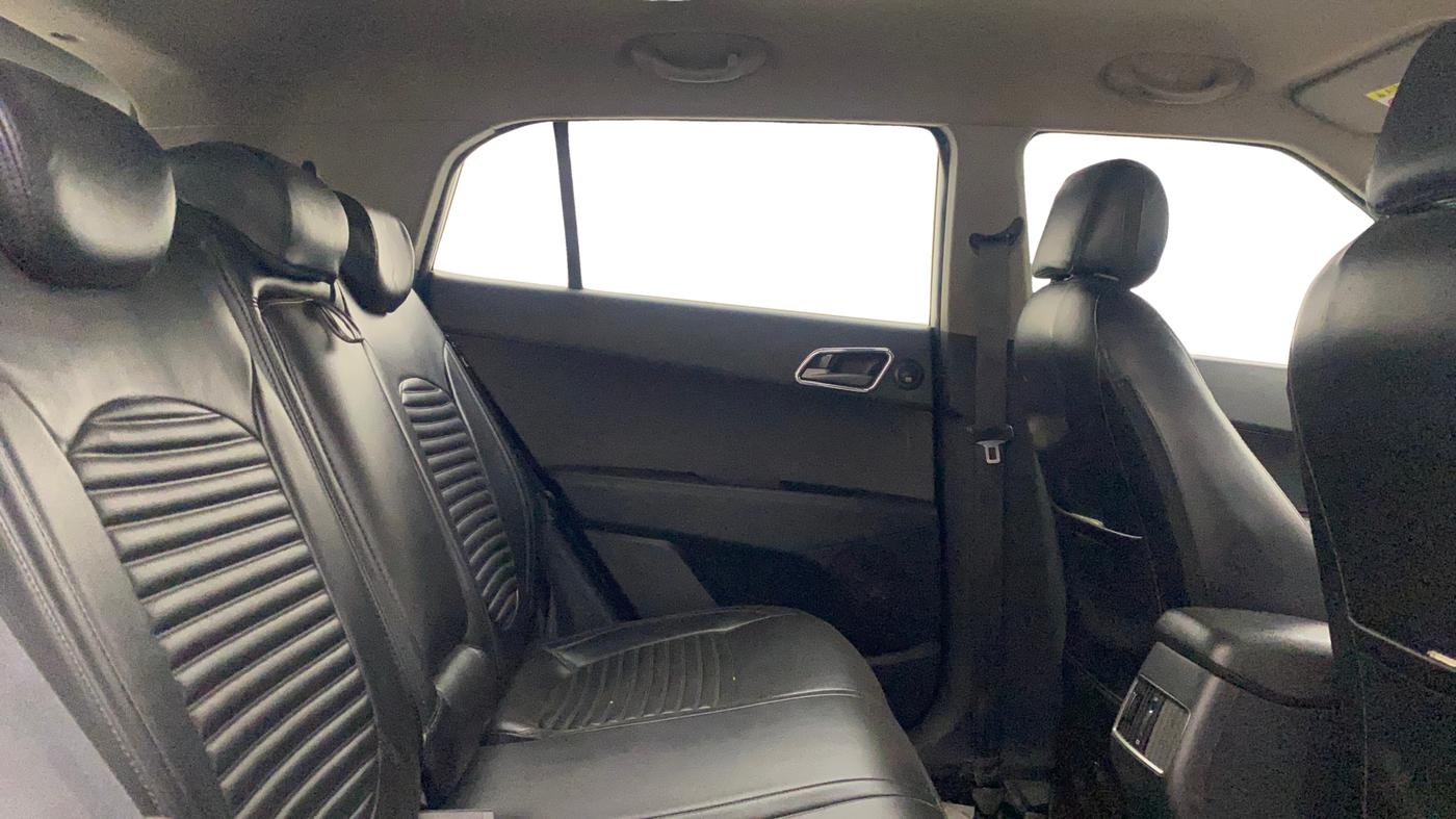 2017 Hyundai Creta SX PLUS AT 1.6 PETROL, Petrol, Automatic, 93,775 km, Right Side Rear Door Cabin