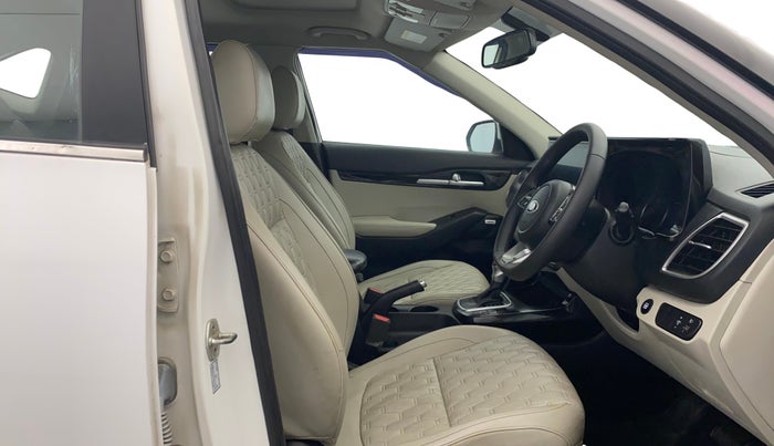 2020 KIA SELTOS HTX PLUS AT1.5 DIESEL, Diesel, Automatic, 77,967 km, Right Side Front Door Cabin