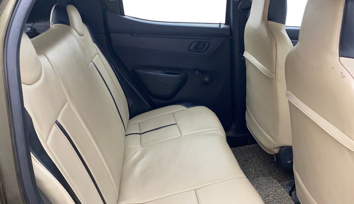 2016 Renault Kwid RXT 1.0, Petrol, Manual, 40,521 km, Right Side Rear Door Cabin