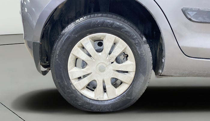 2017 Maruti Swift LXI (O), Petrol, Manual, 79,321 km, Right Rear Wheel