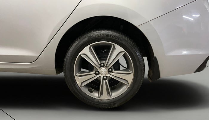 2017 Hyundai Verna 1.6 VTVT SX O, Petrol, Manual, 17,693 km, Left Rear Wheel