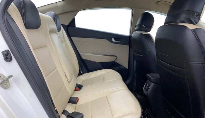 2019 Hyundai Verna 1.6 VTVT SX, Petrol, Manual, 57,949 km, Right Side Rear Door Cabin