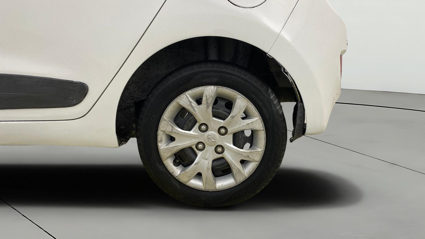 2016 Hyundai Grand i10 SPORTZ 1.2 KAPPA VTVT, Petrol, Manual, 27,590 km, Left Rear Wheel